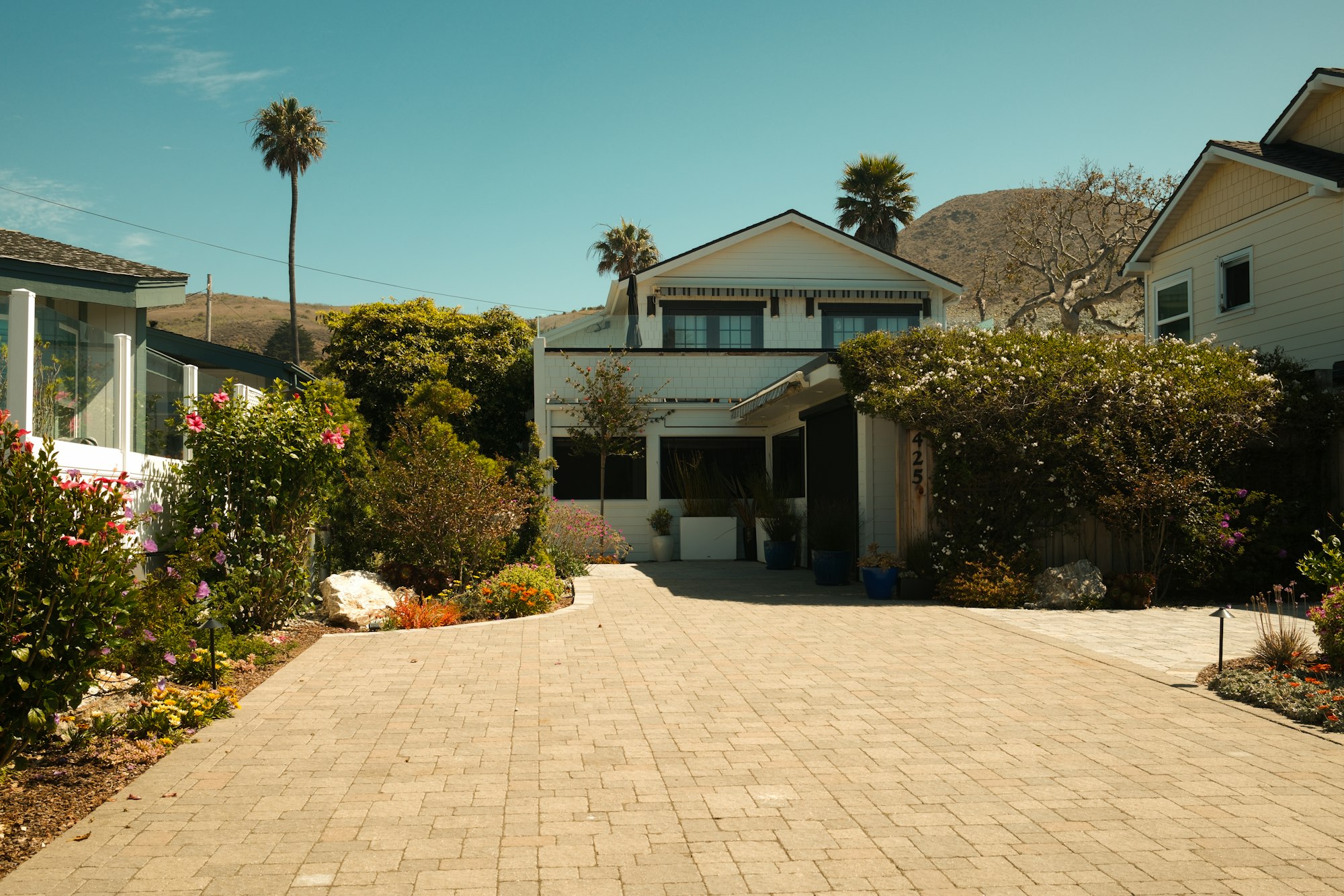 Freshly washed Florida home with clean driveway